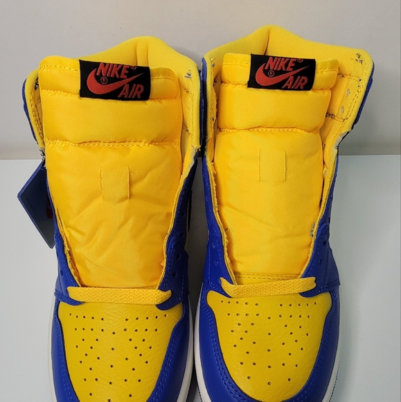 WMNS AIR JORDAN 1 RETRO HI OG Varsity Maize/Game Royal-Sail FD2596 700 - Picture 6 of 10